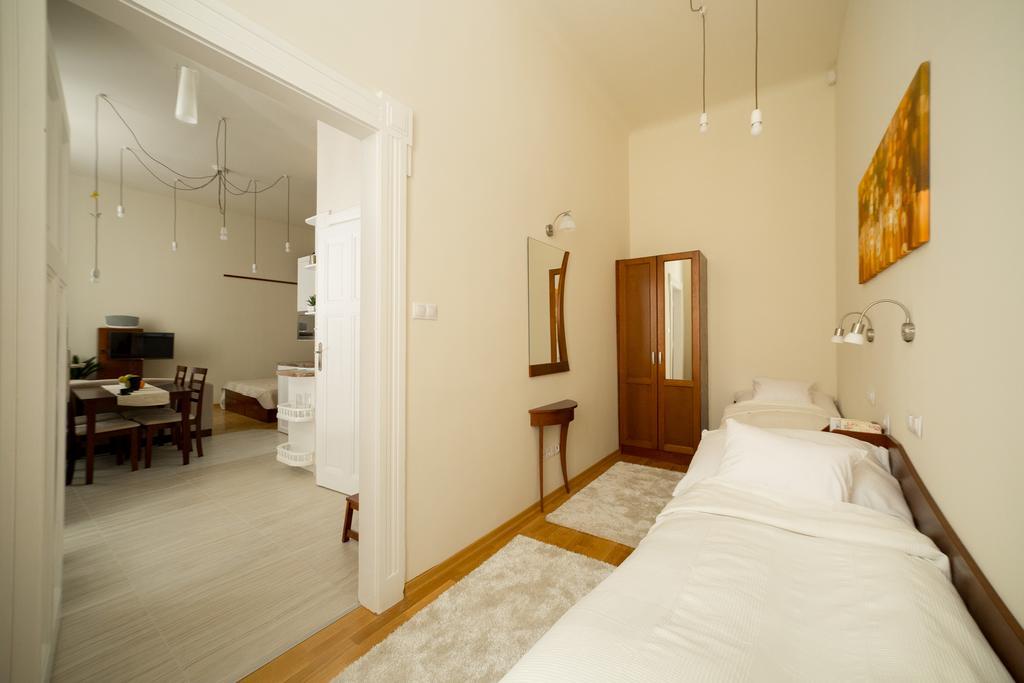 Family Buddha Apartment ブダペスト エクステリア 写真