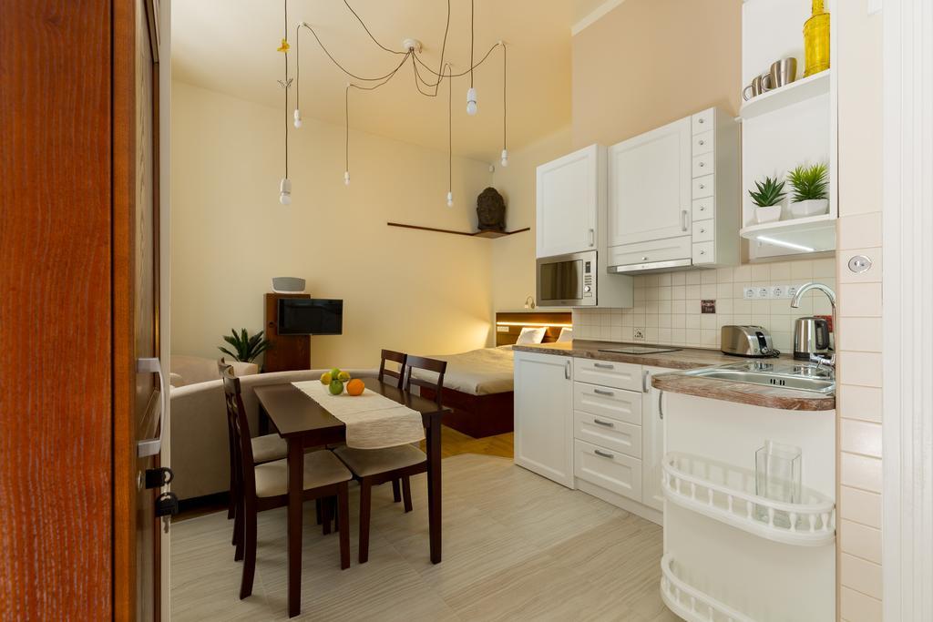 Family Buddha Apartment ブダペスト エクステリア 写真