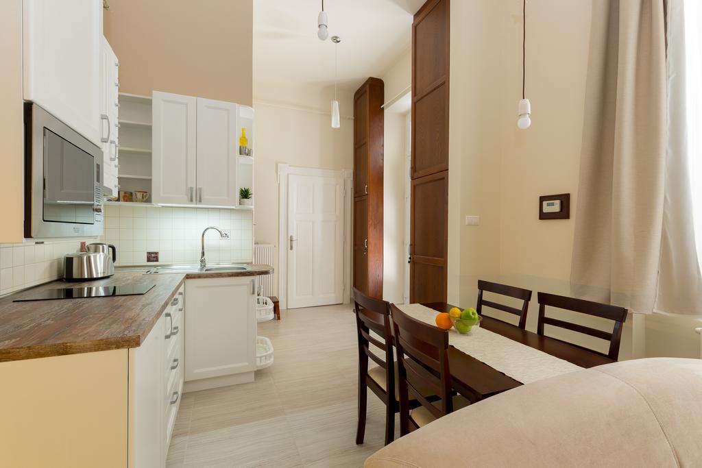 Family Buddha Apartment ブダペスト エクステリア 写真